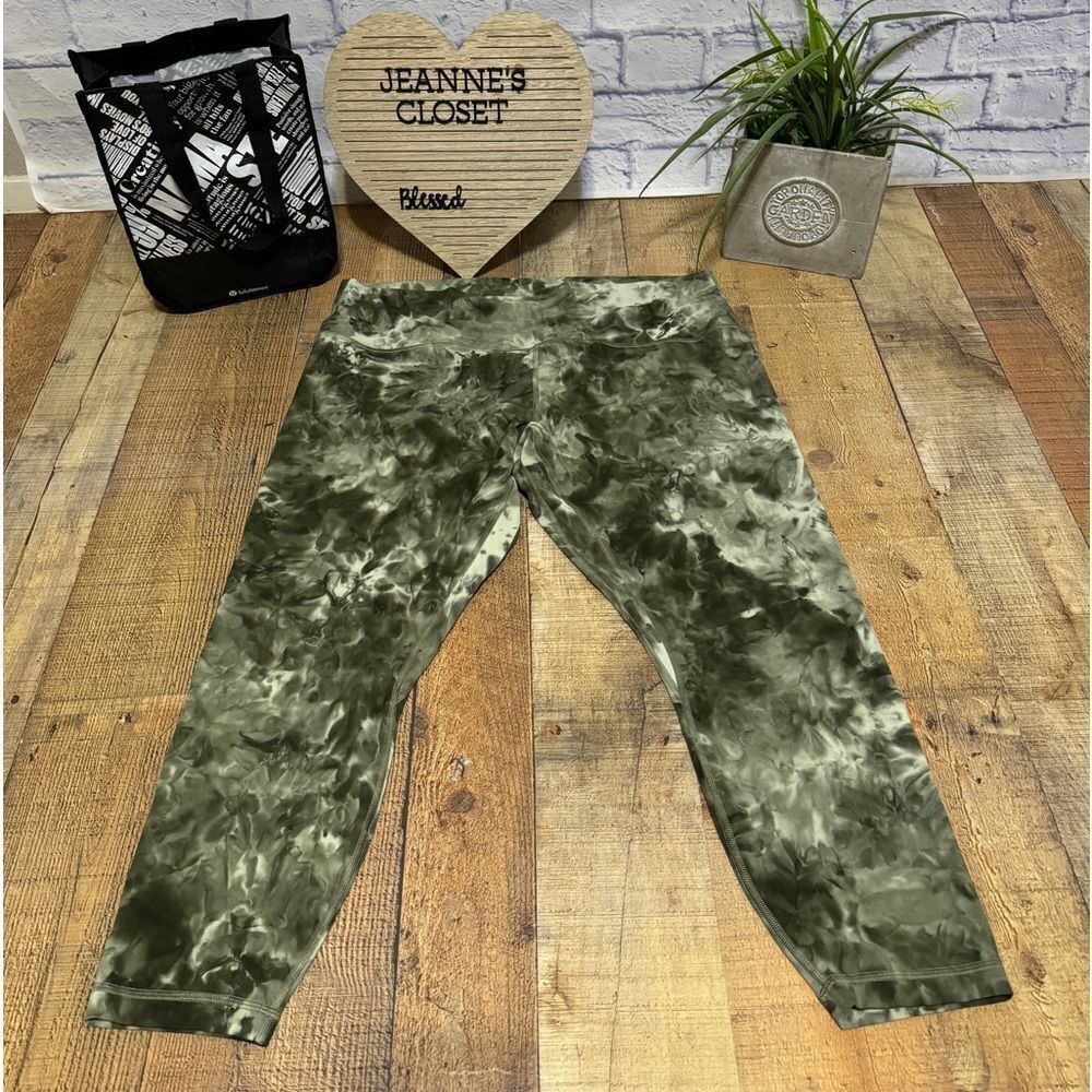 Lululemon Align Pant 25" *Diamond Dye
Light Sage Army Green Dark Olive size 20